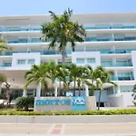 Cartagena Genius Morros frente al mar